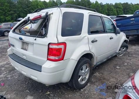 2010 Ford Escape Xlt z USA, uszkodzony, nr VIN 1FMCU0D77AKA09367